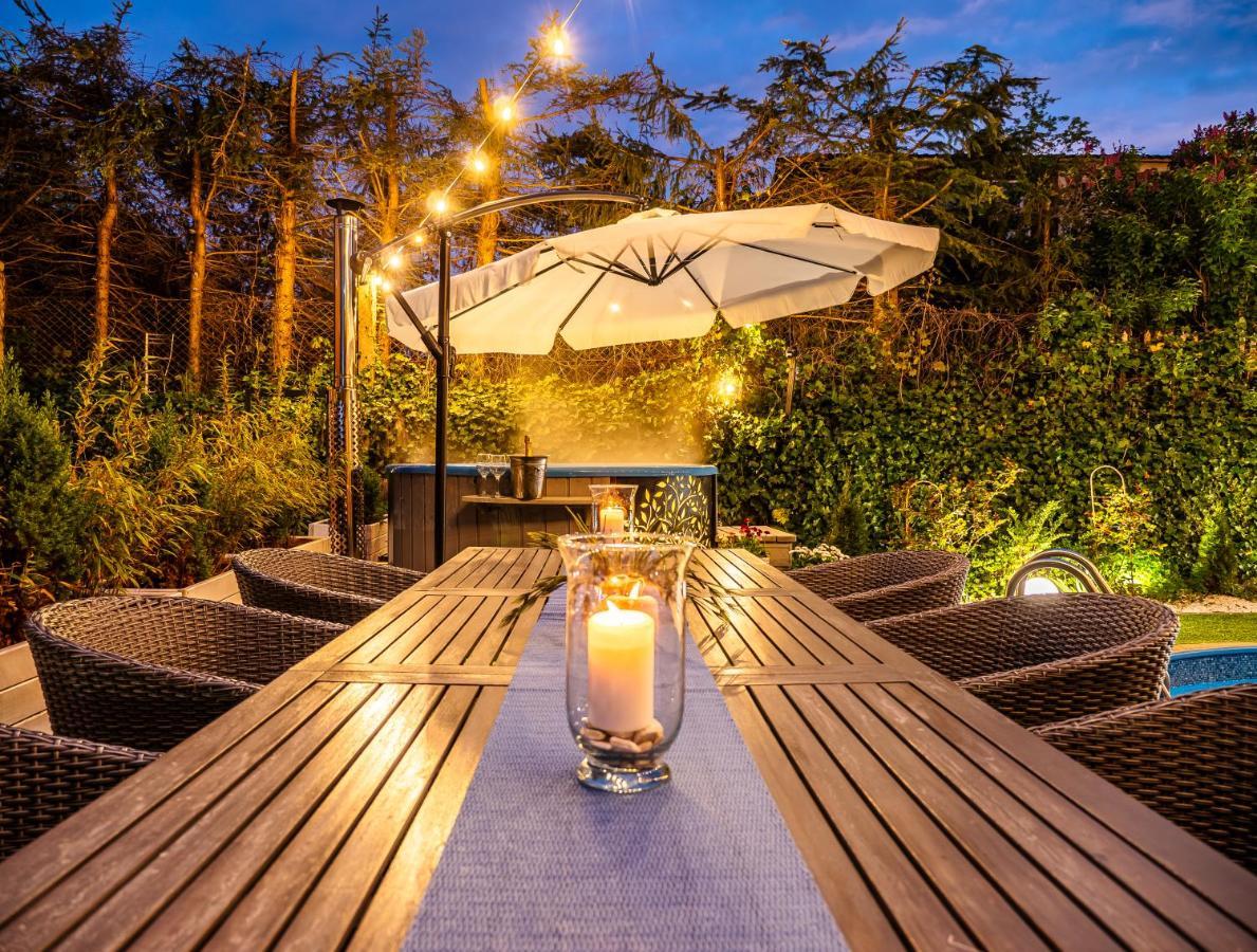 Domek Inosasino Z Basenem I Sauna Buitenkant foto